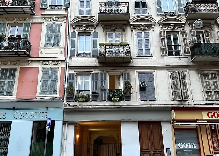 Appartement Location Of Nice, Le Port, Charming Flat 4 Nice